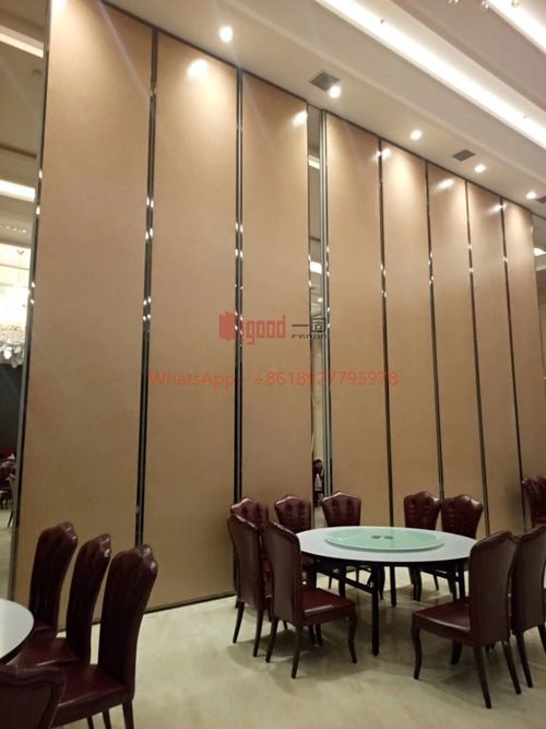 최신 회사 솔루션 정보 귀하의 접이식 파티션: 한 사람이 밀기 쉬운가, 아니면 세 사람이 당기기 어려운가?