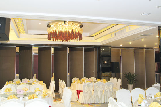 좋은 가격 상단 서스펜션 알루미늄 트랙 폴딩 파티션 벽 유리 이동 벽 온라인으로