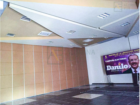 좋은 가격 6061-T6 알루미늄 합금 프레임 및 아연 도금 사각 튜브 킬을 갖춘 맞춤형 이동식 파티션 벽 온라인으로