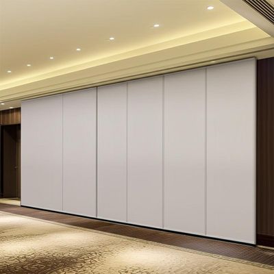 좋은 가격 Banquet Hall Acoustic Partition Wall with Magnetic Seal Concealed Panel Edge Profiles and Powered Operation Option 온라인으로