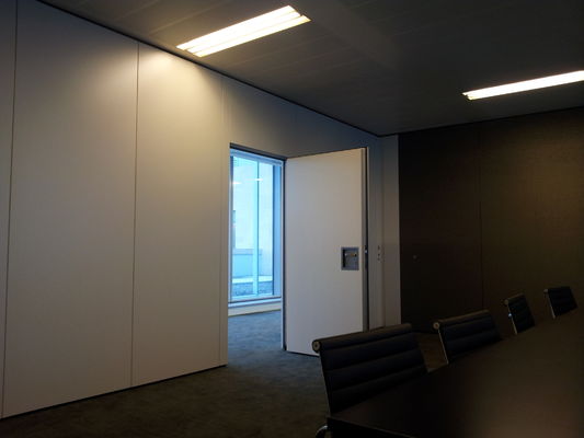 좋은 가격 Operable Acoustic Wall Systems 89mm Soundproof Movable Partition 온라인으로