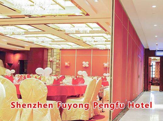 좋은 가격 Office Building Movable Sliding Acoustic Wall Panels with 304 Stainless Steel Roller and Q235 Steel Frame for Up to 18M Height 온라인으로